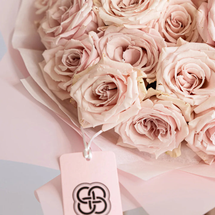 Bouquet with 25 Roses "Sweet Escimo"