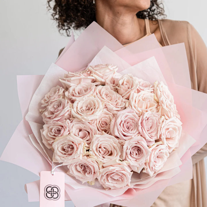 Bouquet with 25 Roses "Sweet Escimo"