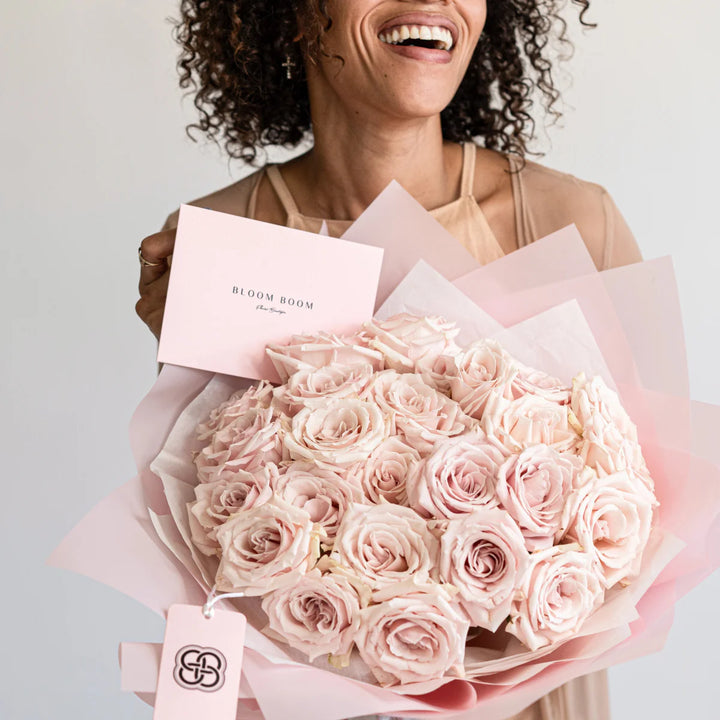 Bouquet with 25 Roses "Sweet Escimo"