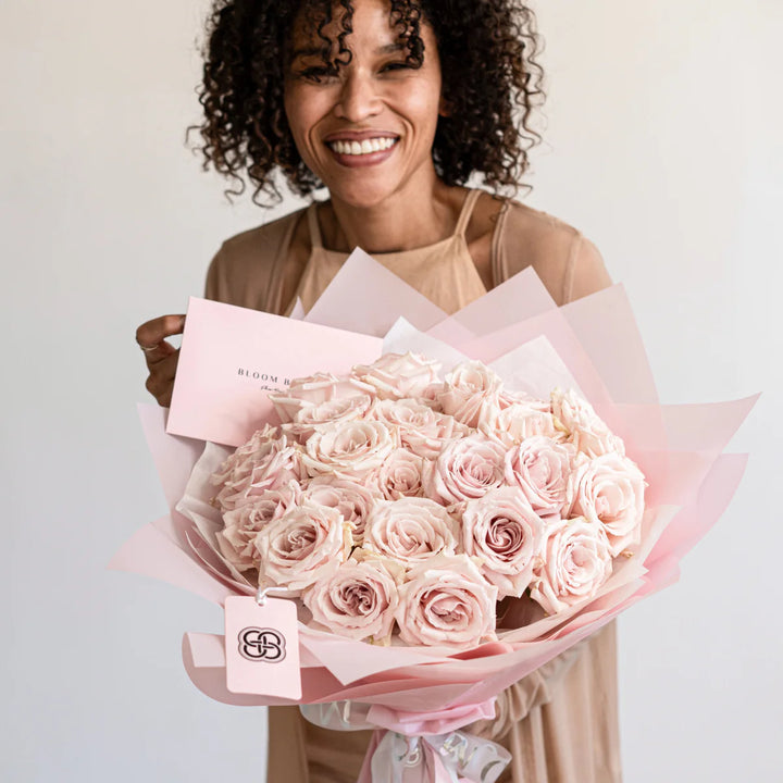 Bouquet with 25 Roses "Sweet Escimo"