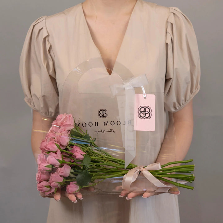Bouquet of 12 pink spray roses