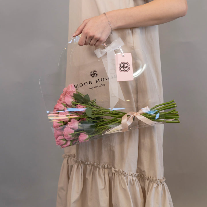 Bouquet of 12 pink spray roses