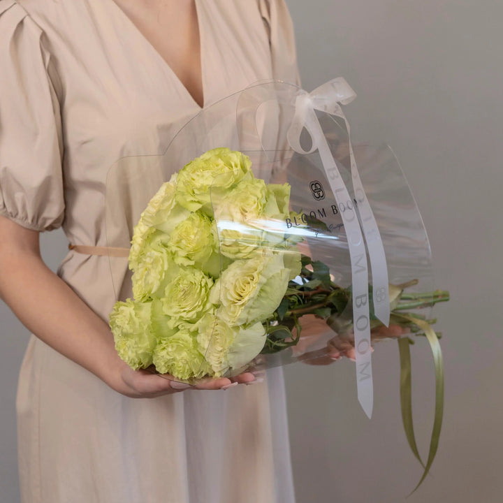 Bouquet of 12 green roses