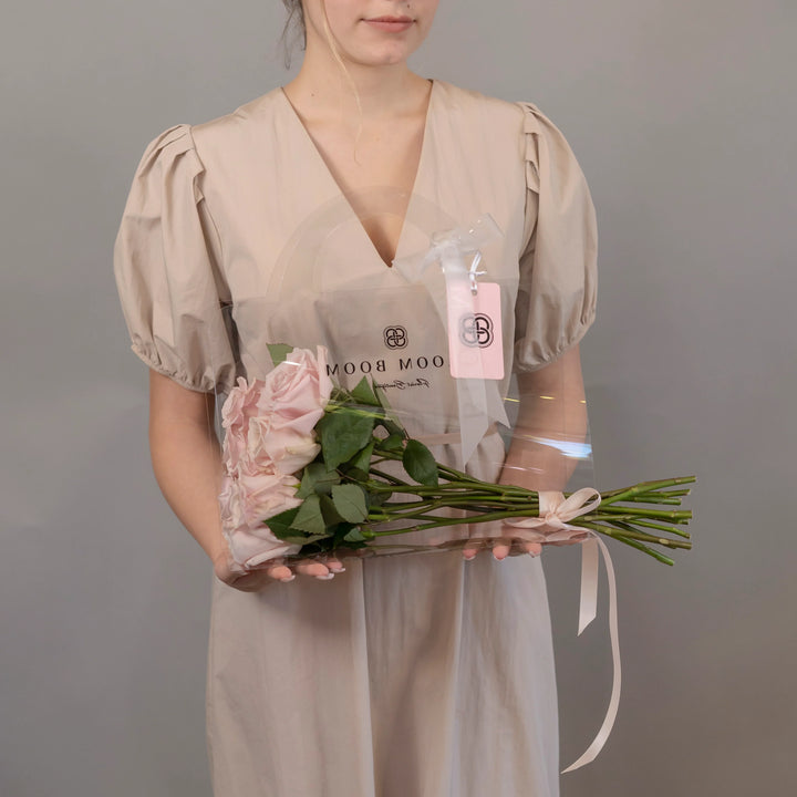 Bouquet of 12 pink roses