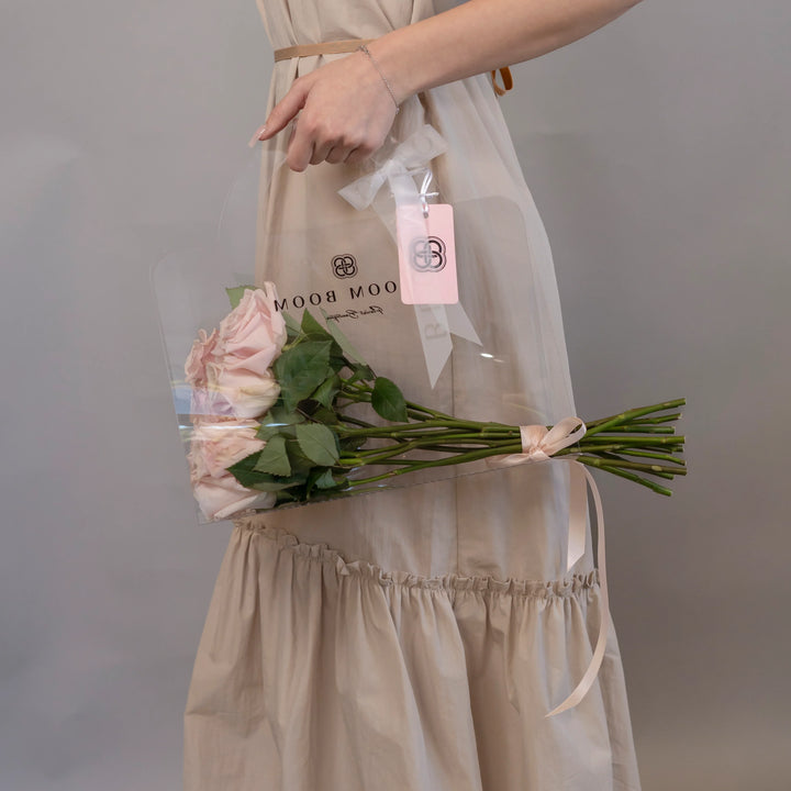 Bouquet of 12 pink roses