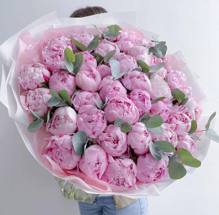 Bouquet of 40 pink peonies
