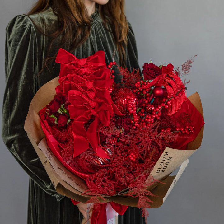 Bouquet "Red Christmas" with roses