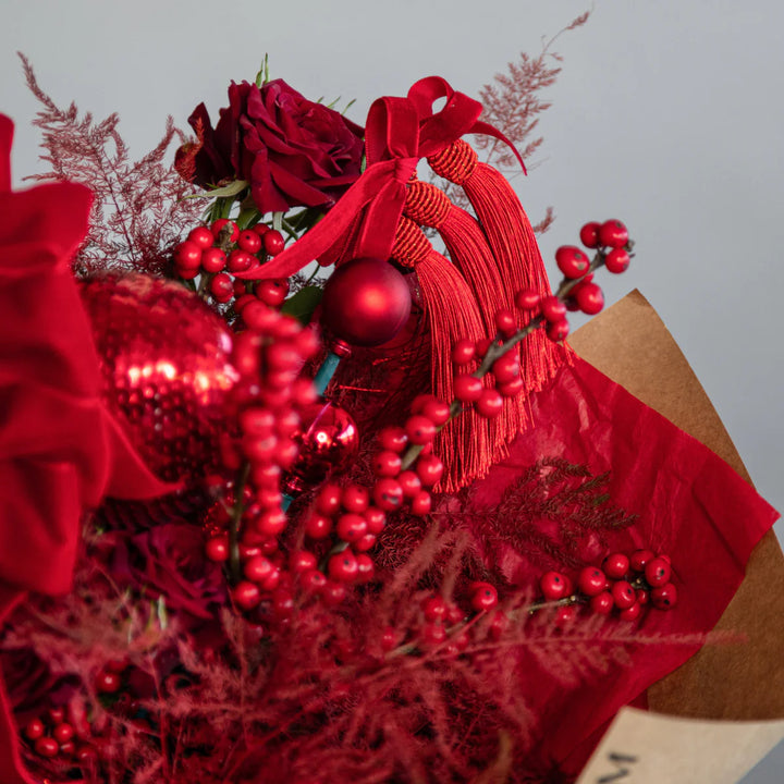 Bouquet "Red Christmas" with roses