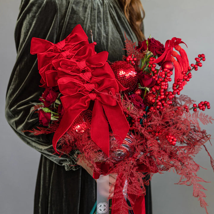 Bouquet "Red Christmas" with roses