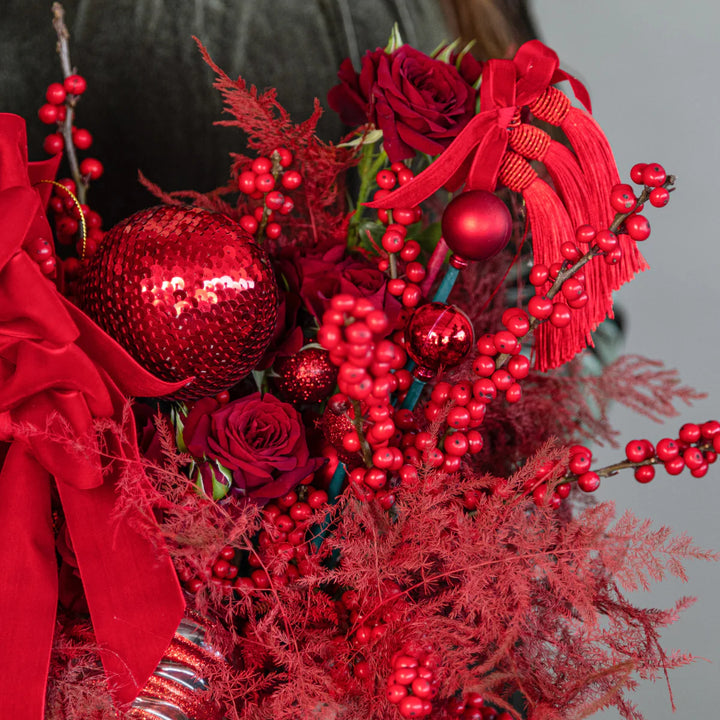 Bouquet "Red Christmas" with roses