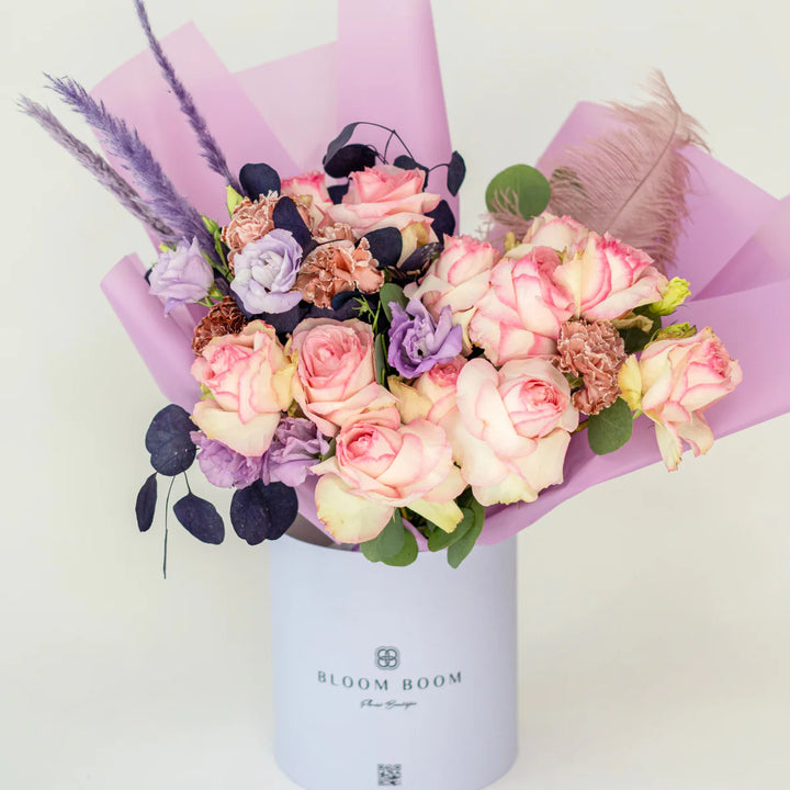 Flower box "Pastel Gift" with roses and eustoma