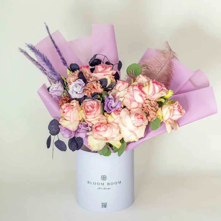 Flower box "Pastel Gift" with roses and eustoma