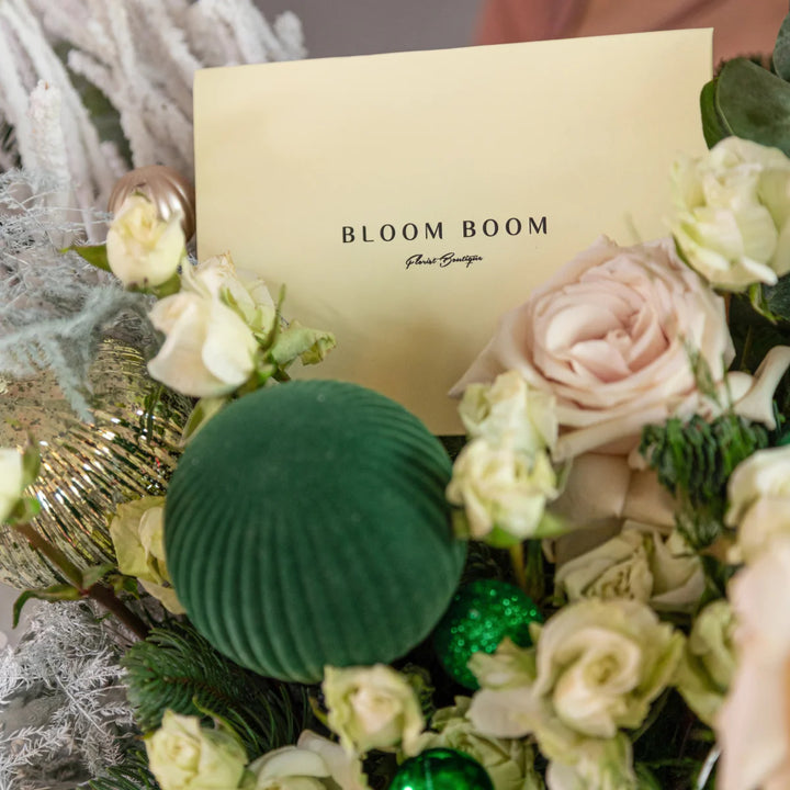 Flower basket "Snowy Christmas Night" with roses