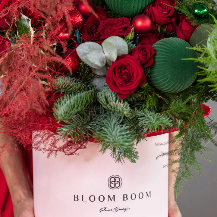 Flower box "Traditional floral Christmas" with roses