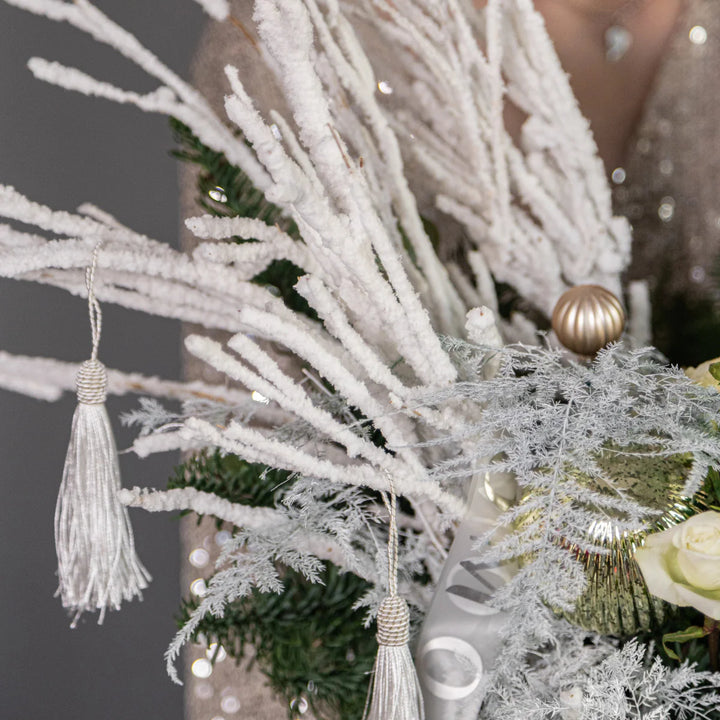 Flower box "Snowy Christmas Night" with roses