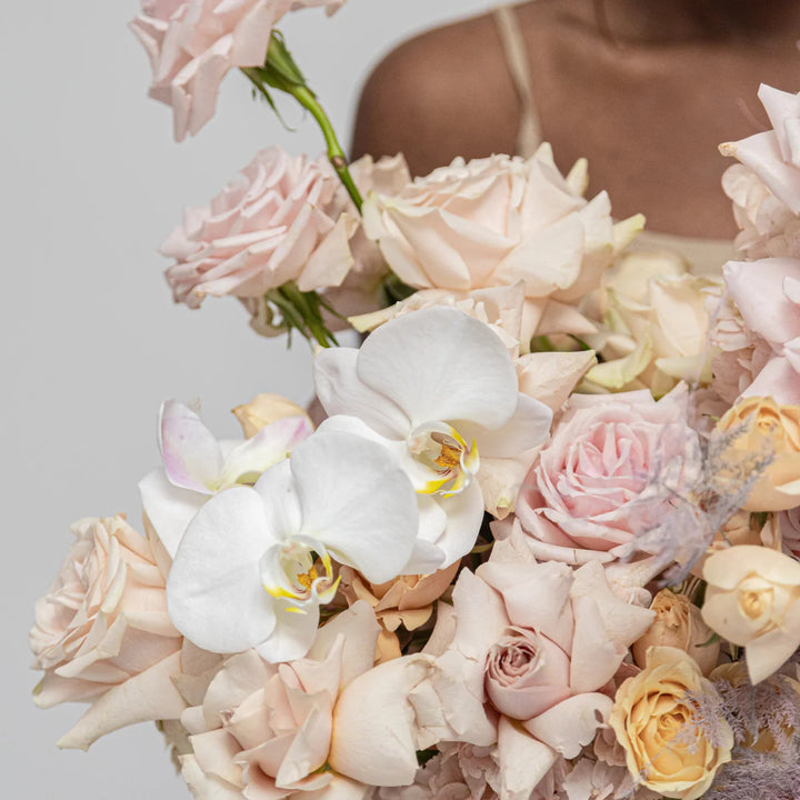 Box Sweet Escimo with roses and orchid