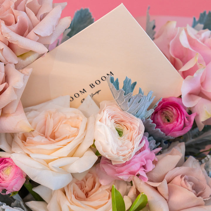 Simple bouquet "Foggy sunset" with hydrangea and roses