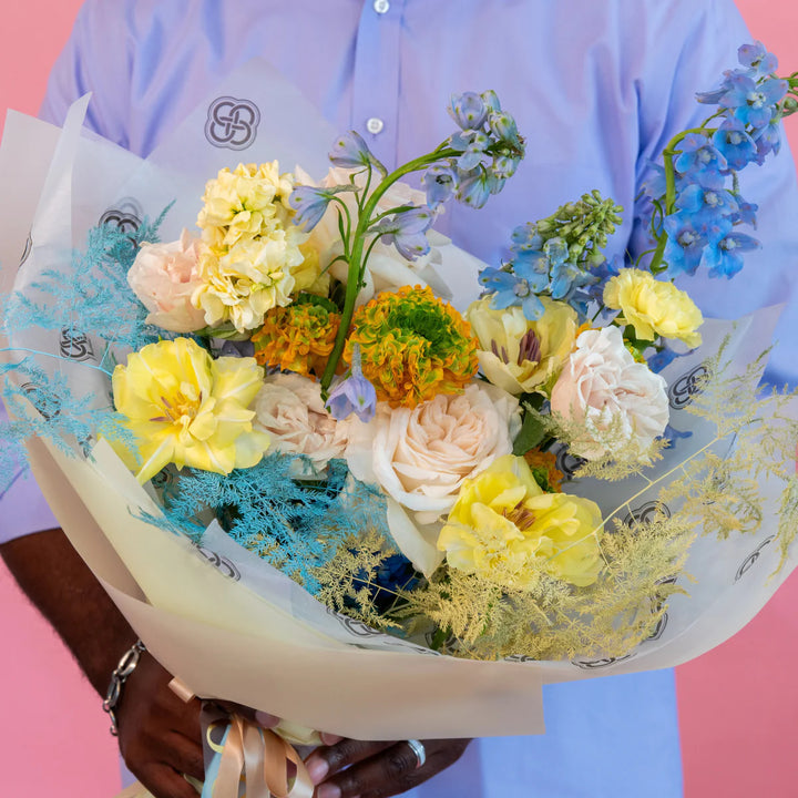 Simple bouquet "Lovely" with roses and ranunculus