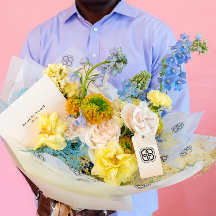Simple bouquet "Lovely" with roses and ranunculus
