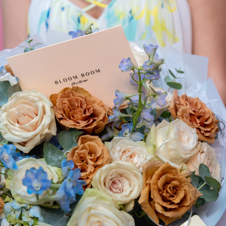 Classic bouquet "Cappuccino" with roses and delphinium
